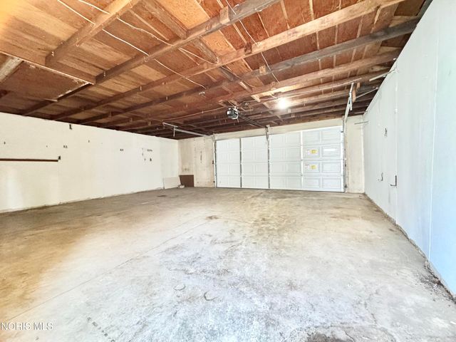 32 Allison Avenue, Toledo, OH 43605