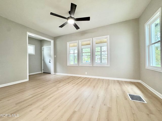 32 Allison Avenue, Toledo, OH 43605