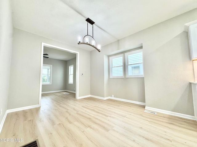 32 Allison Avenue, Toledo, OH 43605