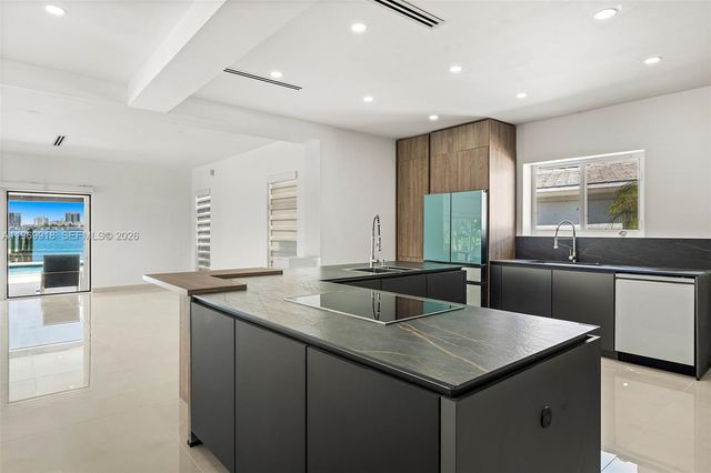 1101 S Shore Dr 0, Miami Beach, FL 33141