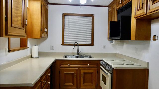 801 19th Avenue N, Texas City, TX 77590