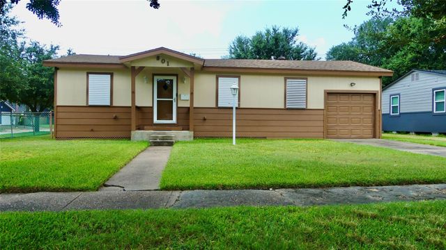 801 19th Avenue N, Texas City, TX 77590