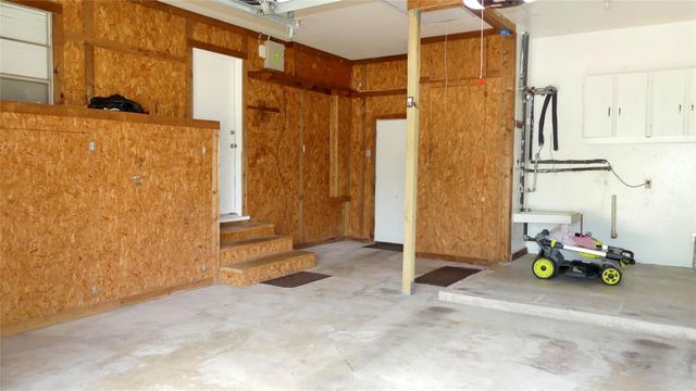 801 19th Avenue N, Texas City, TX 77590
