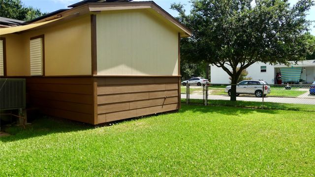 801 19th Avenue N, Texas City, TX 77590