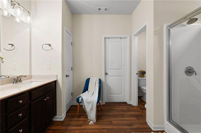 1053 Shadow Glen Dr, Fairburn, GA 30213