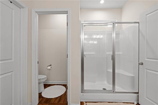 1053 Shadow Glen Dr, Fairburn, GA 30213