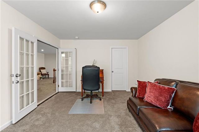 1053 Shadow Glen Dr, Fairburn, GA 30213