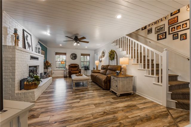 16975 Landwehr Road, Rogers, AR 72756