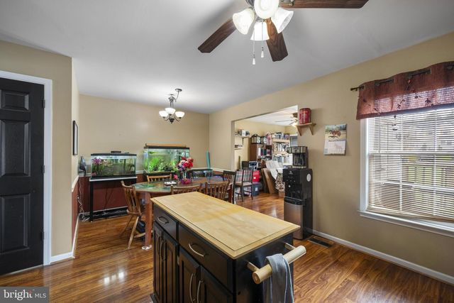 27 LITCHFIELD LN W, Martinsburg, WV 25405