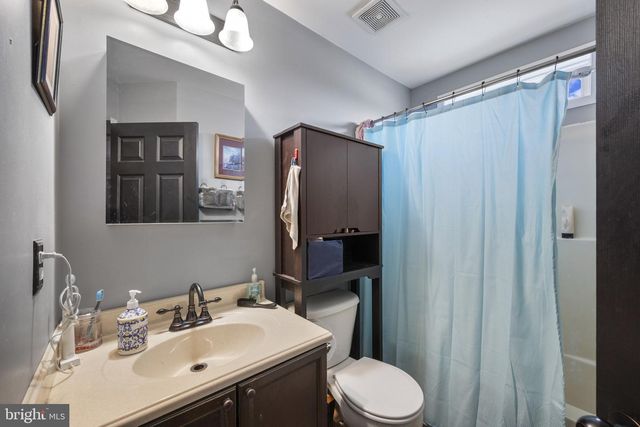 27 LITCHFIELD LN W, Martinsburg, WV 25405