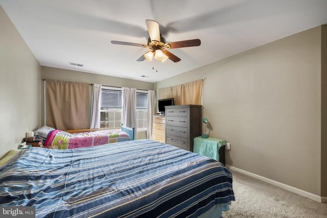 27 LITCHFIELD LN W, Martinsburg, WV 25405