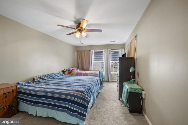 27 LITCHFIELD LN W, Martinsburg, WV 25405