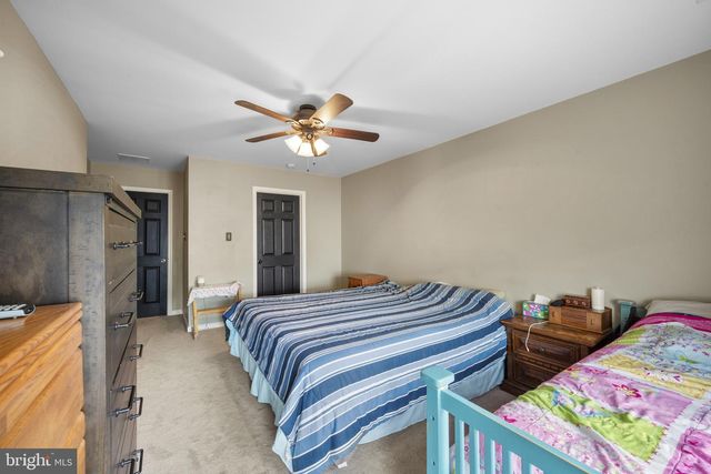 27 LITCHFIELD LN W, Martinsburg, WV 25405