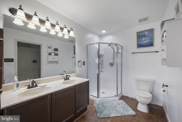 27 LITCHFIELD LN W, Martinsburg, WV 25405