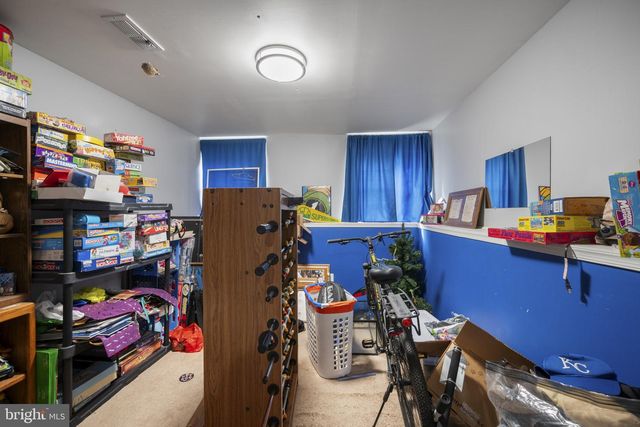 27 LITCHFIELD LN W, Martinsburg, WV 25405