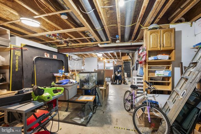 27 LITCHFIELD LN W, Martinsburg, WV 25405