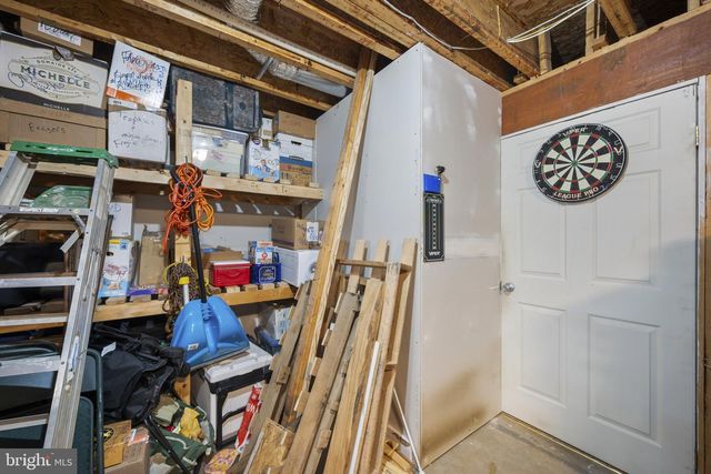 27 LITCHFIELD LN W, Martinsburg, WV 25405