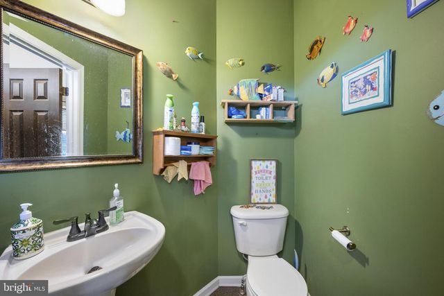 27 LITCHFIELD LN W, Martinsburg, WV 25405