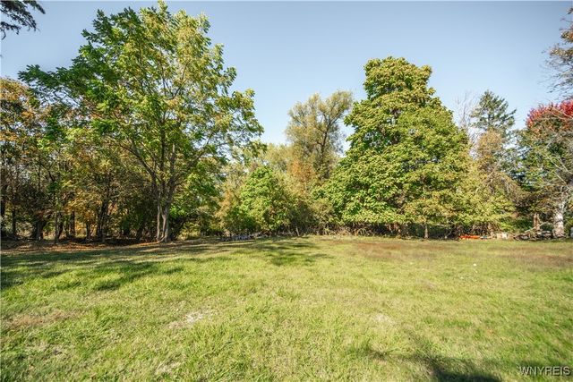 7 Cloyes Avenue, Lancaster, NY 14043