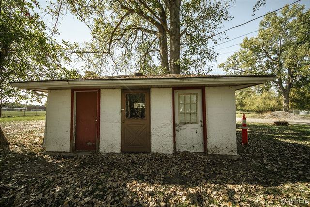 7 Cloyes Avenue, Lancaster, NY 14043