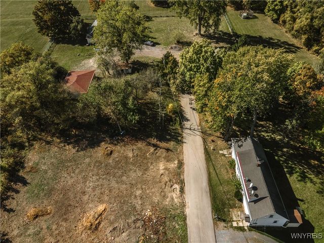 7 Cloyes Avenue, Lancaster, NY 14043