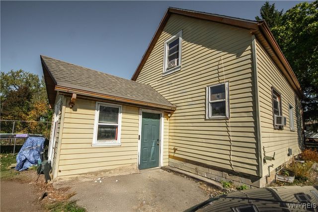 7 Cloyes Avenue, Lancaster, NY 14043