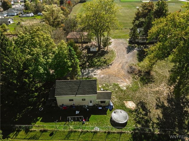 7 Cloyes Avenue, Lancaster, NY 14043