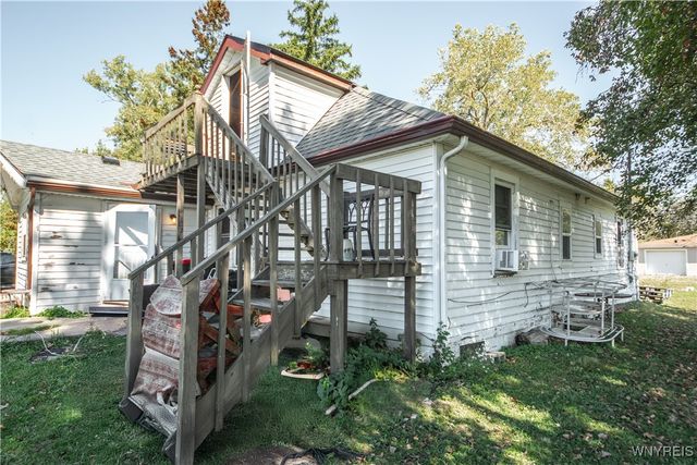 7 Cloyes Avenue, Lancaster, NY 14043