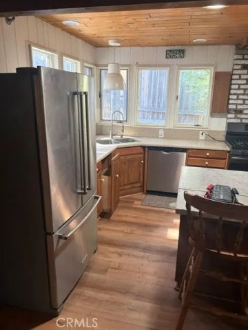 32132 West, Running Springs, CA 92382