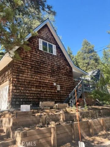 32132 West, Running Springs, CA 92382
