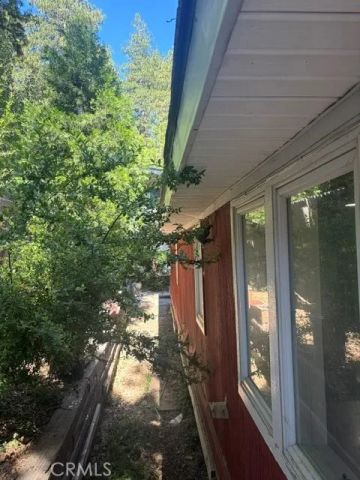 32132 West, Running Springs, CA 92382