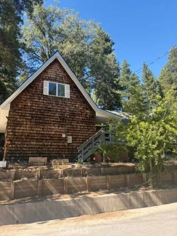 32132 West, Running Springs, CA 92382