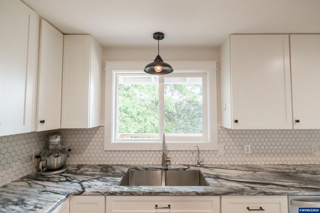 7500 Spring Valley Rd NW, Salem, OR 97304