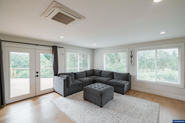 7500 Spring Valley Rd NW, Salem, OR 97304