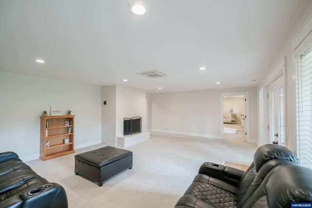 7500 Spring Valley Rd NW, Salem, OR 97304