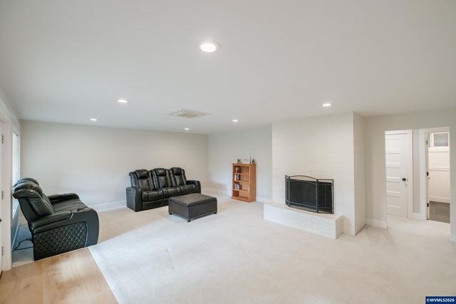 7500 Spring Valley Rd NW, Salem, OR 97304