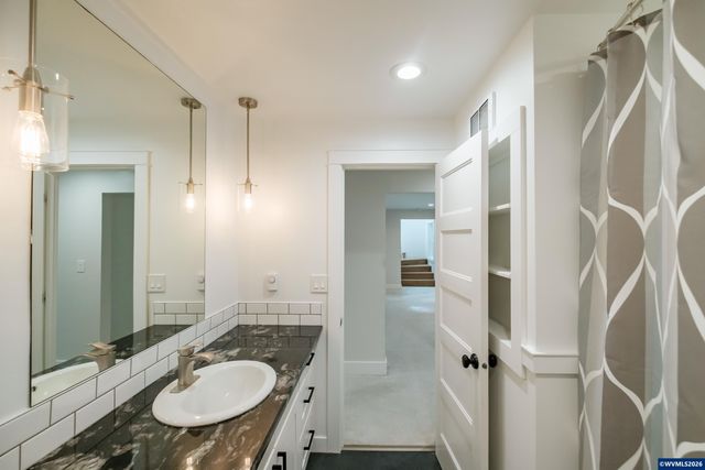 7500 Spring Valley Rd NW, Salem, OR 97304