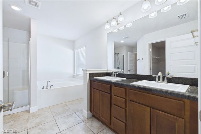 2807 NW 5th ST, Cape Coral, FL 33993