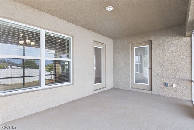 2807 NW 5th ST, Cape Coral, FL 33993