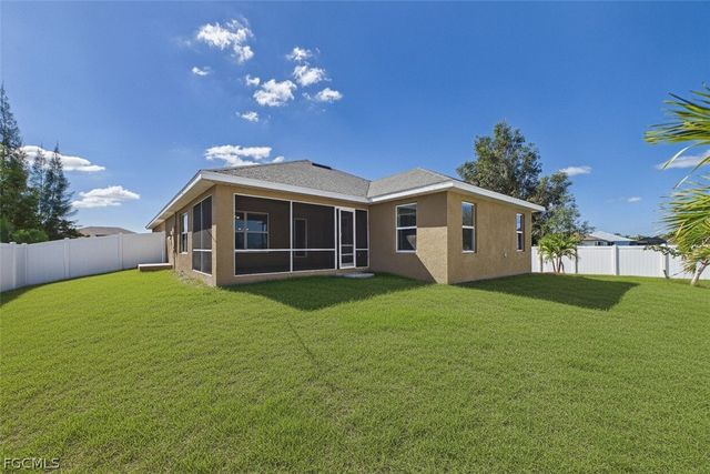 2807 NW 5th ST, Cape Coral, FL 33993