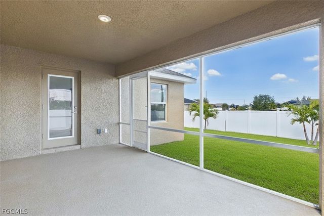 2807 NW 5th ST, Cape Coral, FL 33993