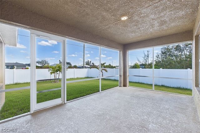 2807 NW 5th ST, Cape Coral, FL 33993