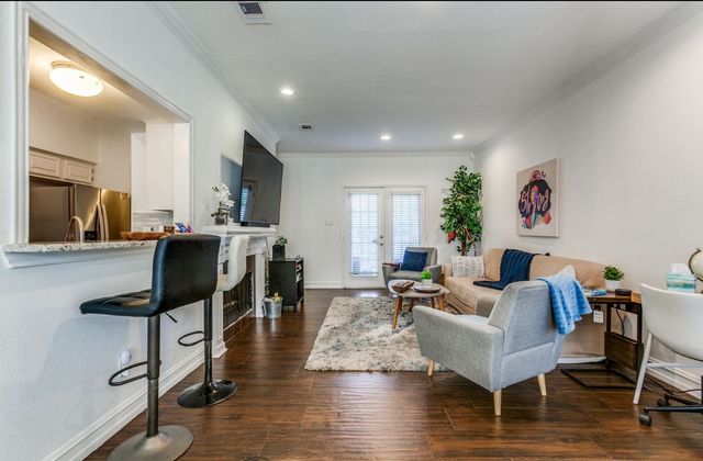 3550 Country Square Drive 109, Carrollton, TX 75006