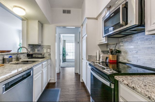 3550 Country Square Drive 109, Carrollton, TX 75006