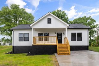 517 Kyle Street, Mount Airy, NC 27030