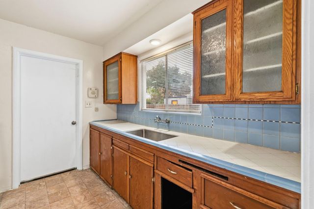 4540 Summit Way, Sacramento, CA 95820