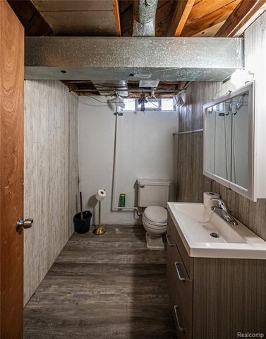 26155 Groveland Street, Madison Heights, MI 48071