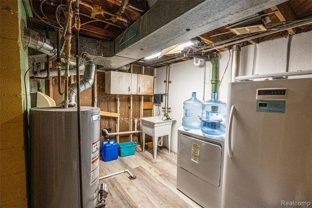 26155 Groveland Street, Madison Heights, MI 48071