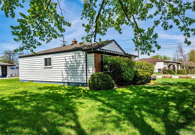 26155 Groveland Street, Madison Heights, MI 48071