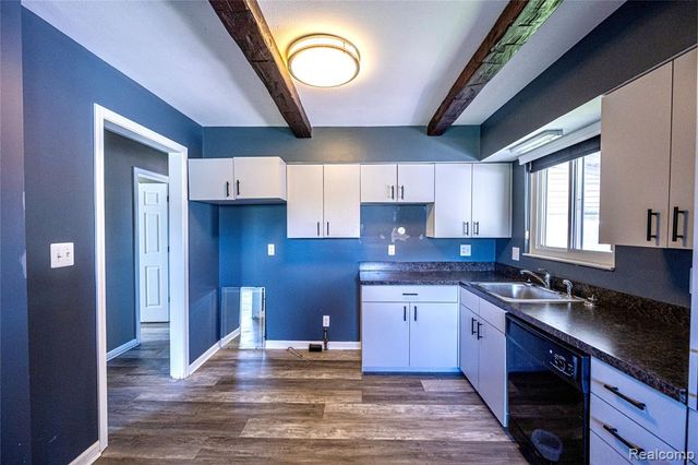 26155 Groveland Street, Madison Heights, MI 48071